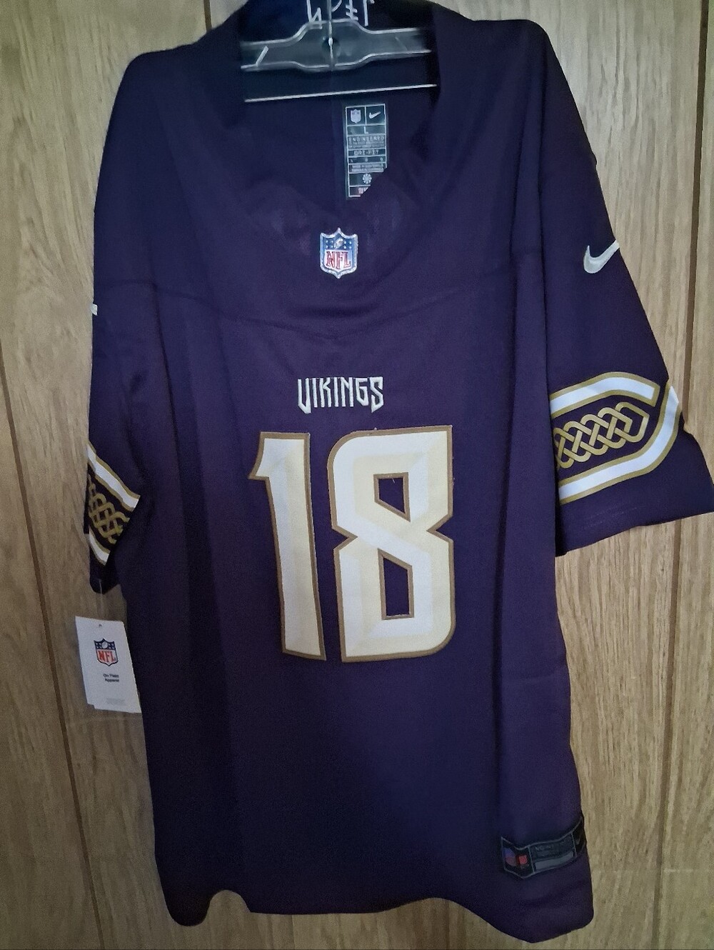 Sports Card With Justin Jefferson Minnesota Vikings Fuse Rivalry Large Jersey - Picture 2 of 7